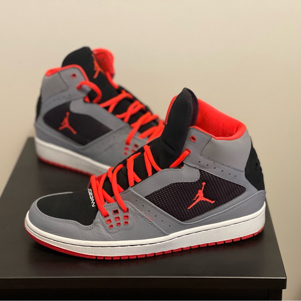 Selling almost new Jordan’s worn couple handful of times condition check photos